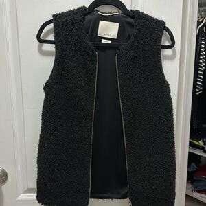 Aritzia - Wilfred Sherpa Vest